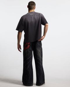 CROSSED SCRIPT TEE BLACK — vista posterior en modelo