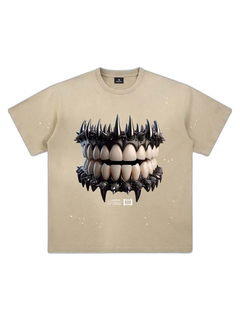 Spiked Teeth Graphic T-Shirt - Albaricoque